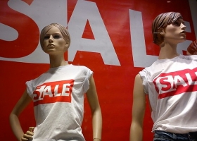 Sales in Poznań, December 2011 (Source: Wikimedia Commons) Sales in Poznań, December 2011 (Source: Wikimedia Commons)