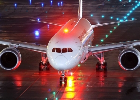 Boeing 787-8 Dreamliner, powered by Rolls Royce engines (Source: Wikipedia Commons) Boeing 787-8 Dreamliner, powered by Rolls Royce engines (Source: Wikipedia Commons)