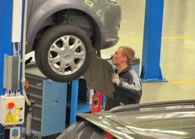 Chery A1 - service/repair shop in Ukraine (Source: Wikipedia Commons) Chery A1 - service/repair shop in Ukraine (Source: Wikipedia Commons)