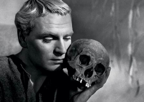 Hamlet, 1948 film, directed, produced and starring Laurence Olivier, Distributed by Rank Film Distributors (UK) Hamlet, 1948 film, directed, produced and starring Laurence Olivier, Distributed by Rank Film Distributors (UK)