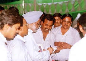 Dr. Manmohan Singh in 1994, when finance minister. He subsequently became Prime Minister of India (Source: Wikimedia Commons) Dr. Manmohan Singh in 1994, when finance minister. He subsequently became Prime Minister of India (Source: Wikimedia Commons)