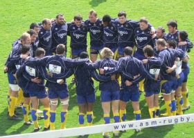 Players from Clermont Auvergne 2010 Rugby union team in a huddle (Source: Wikimedia Commons) Players from Clermont Auvergne 2010 Rugby union team in a huddle (Source: Wikimedia Commons)