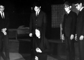 Naremon Thepchai Theatre production of Arthur Miller's 'Death of a Salesman', 1971(Source: Wikimedia Commons)| Naremon Thepchai Theatre production of Arthur Miller's 'Death of a Salesman', 1971(Source: Wikimedia Commons)|