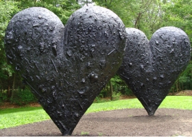 Two Big Black Hearts, Jim Dine, 1985, Bronze, courtesy deCordova Museum and Sculpture Park, Lincoln MA Two Big Black Hearts, Jim Dine, 1985, Bronze, courtesy deCordova Museum and Sculpture Park, Lincoln MA
