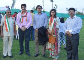 Indian business and education leaders at 'Strings', 2012, an annual kite show by Worlds of Wonder in association with shOObh Welfare Society (Source: Wikimedia Commons) Indian business and education leaders at 'Strings', 2012, an annual kite show by Worlds of Wonder in association with shOObh Welfare Society (Source: Wikimedia Commons)
