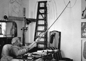 Henri Matisse, working from his sick bed, 1952 (Courtesy: Metropolitan Museum of Art, New York) Henri Matisse, working from his sick bed, 1952 (Courtesy: Metropolitan Museum of Art, New York)