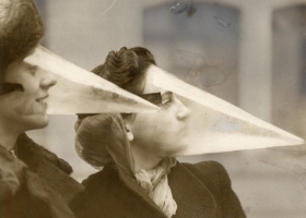 Plastic face protection from snowstorms. Canada, 1939 (Source: Wikimedia Commons) Plastic face protection from snowstorms. Canada, 1939 (Source: Wikimedia Commons)