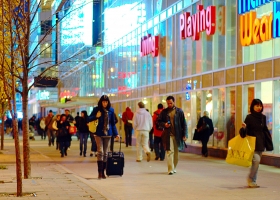 Pedestrians in Toronto, 2013 (Source: Wikimedia Commons) Pedestrians in Toronto, 2013 (Source: Wikimedia Commons)