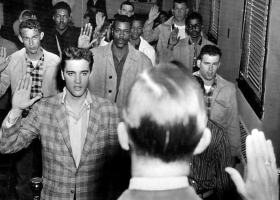 Elvis Presley and others being sworn into the US Army, 1958 (Source: Wikimedia Commons) Elvis Presley and others being sworn into the US Army, 1958 (Source: Wikimedia Commons)