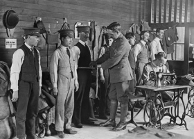 New recruits to the British Army, First World War, Nicholls Horace, © Imperial War Museum (Q 30060) New recruits to the British Army, First World War, Nicholls Horace, © Imperial War Museum (Q 30060)